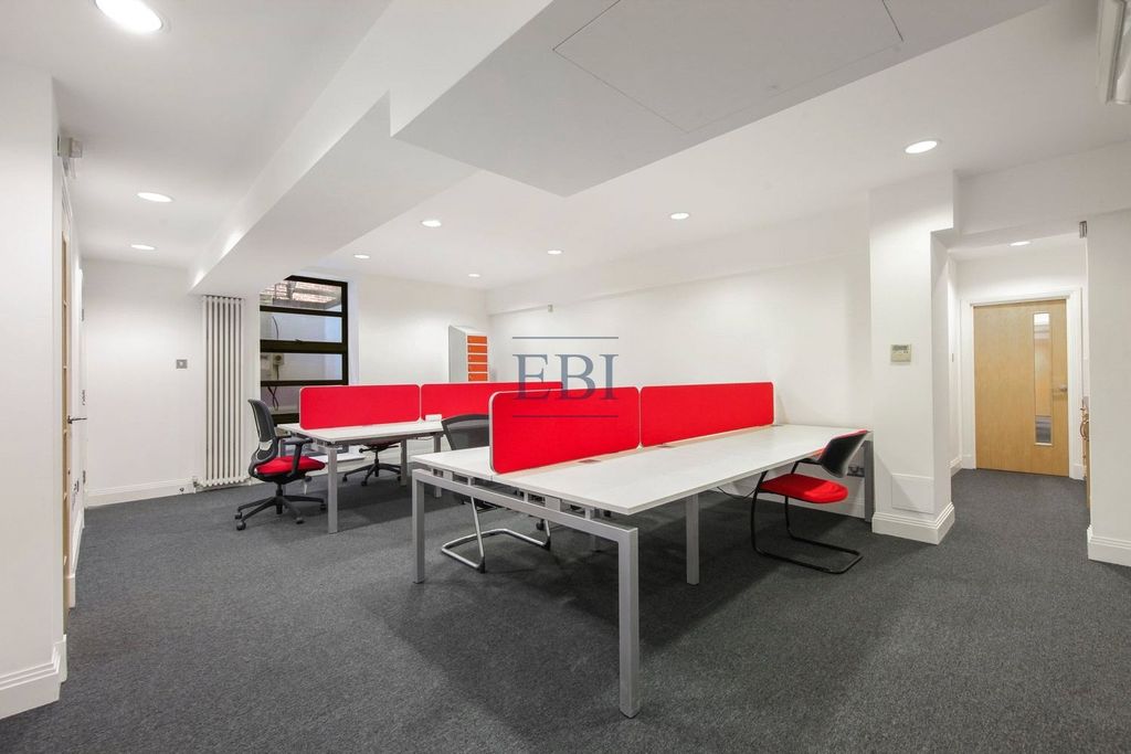 Property photo 2 of 17 Picture No. 12