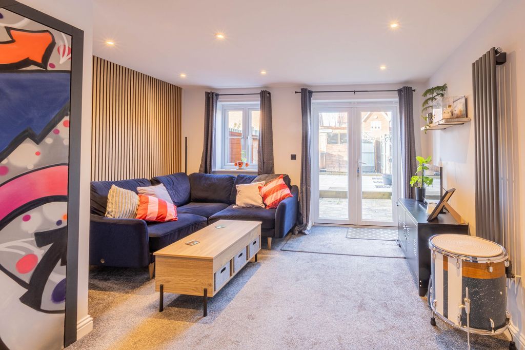 Property photo 3 of 24