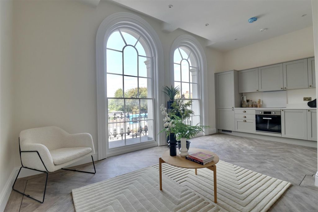 Property photo 1 of 12 94Bd1333-E885-43D0-Bee1-2Fab4806E926_1_201_A.Jpeg