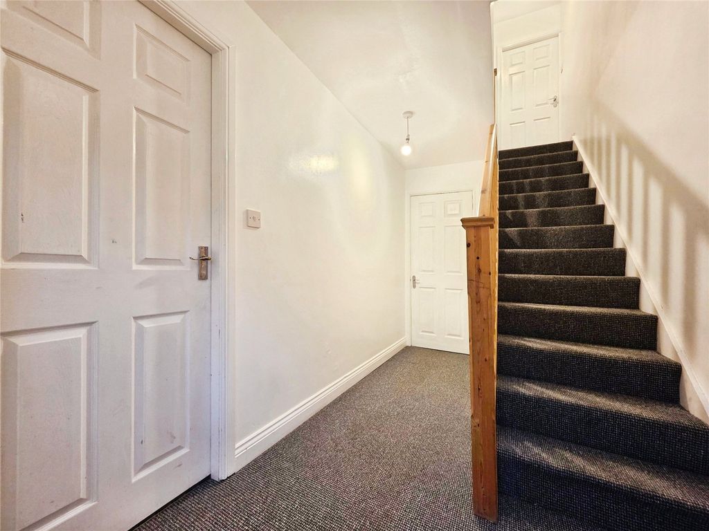 Property photo 3 of 17 Picture No. 19