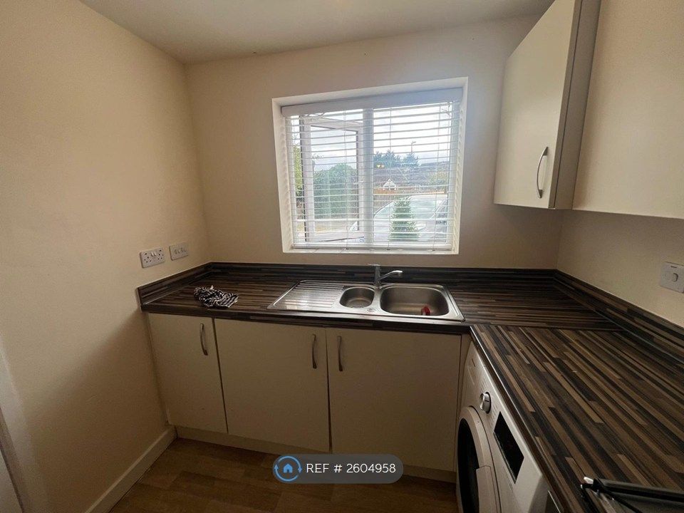 Property photo 2 of 9 Kitchen