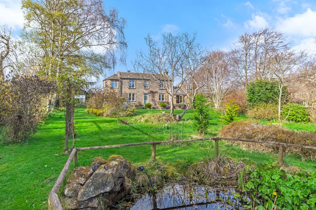 Property photo 1 of 35 Photo 7