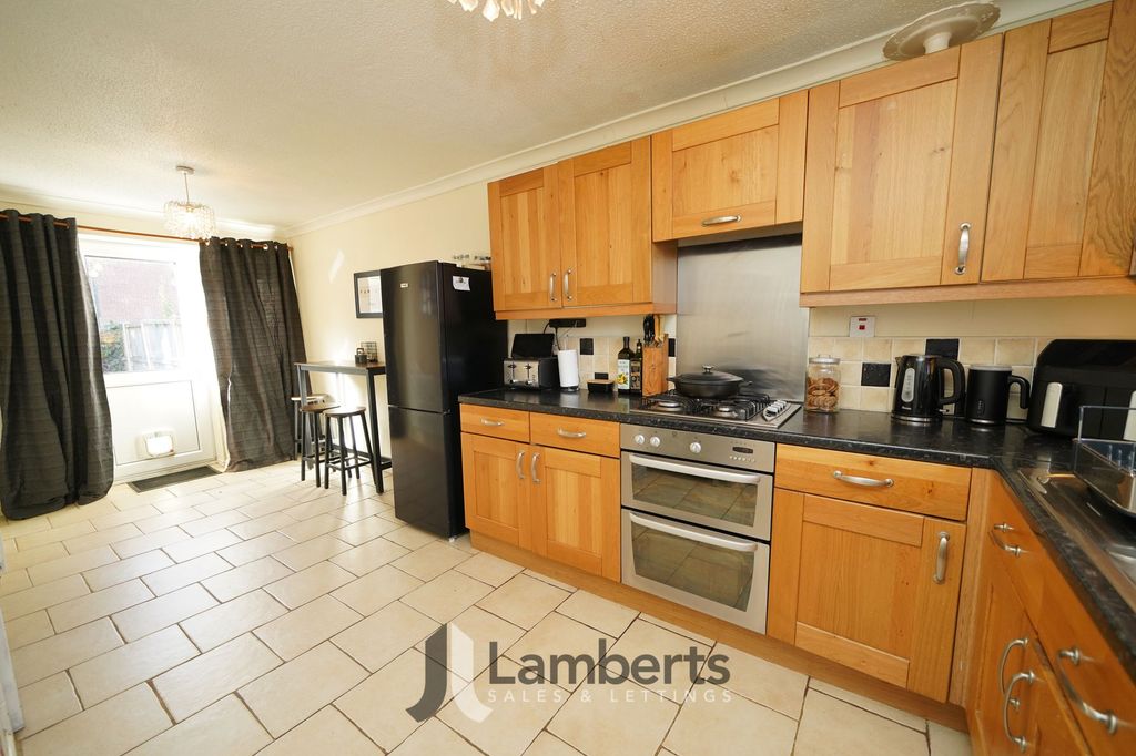Property photo 3 of 16 Kitchen/Diner
