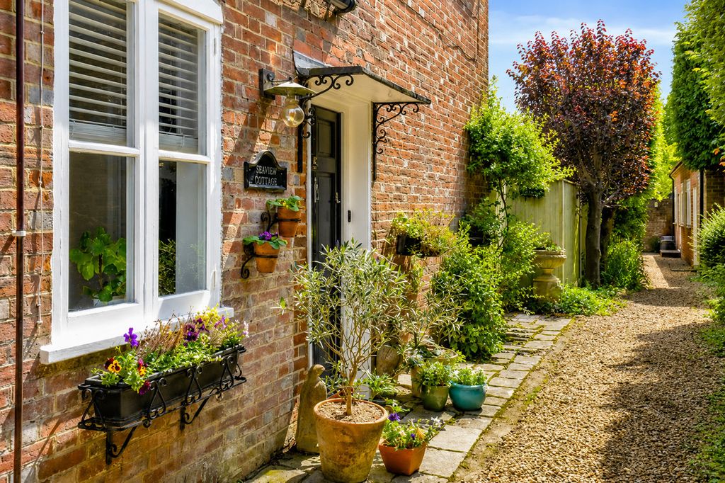 Property photo 1 of 36