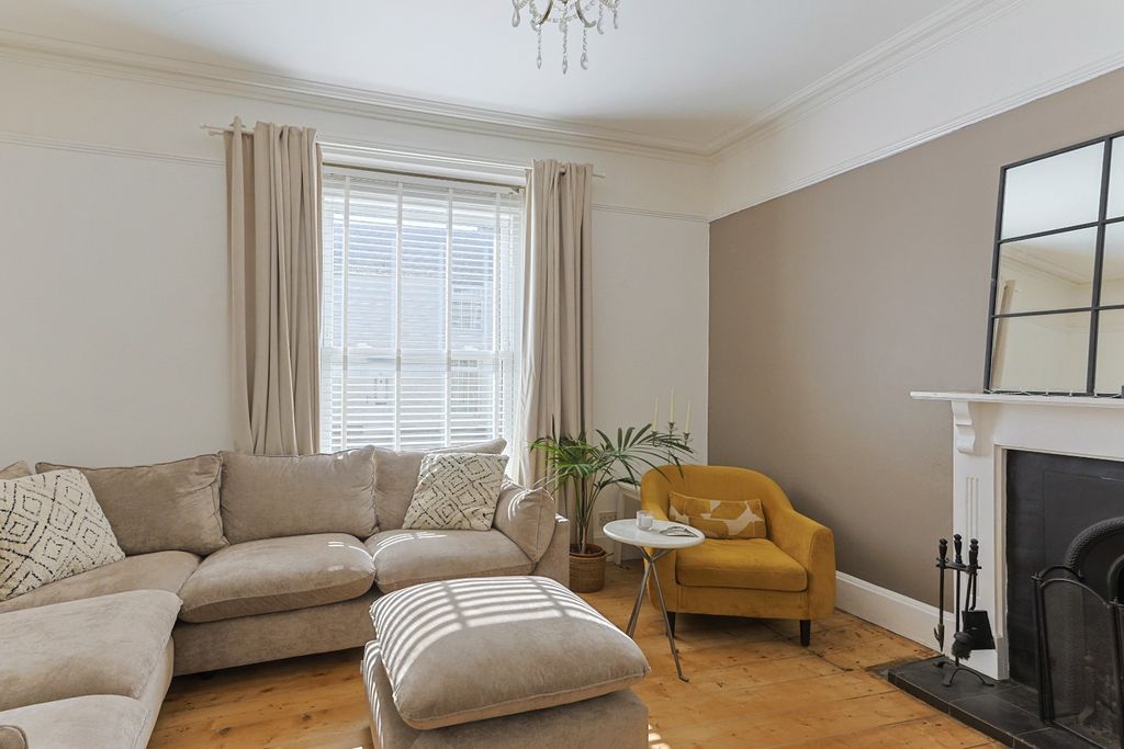 Property photo 3 of 23 4826193