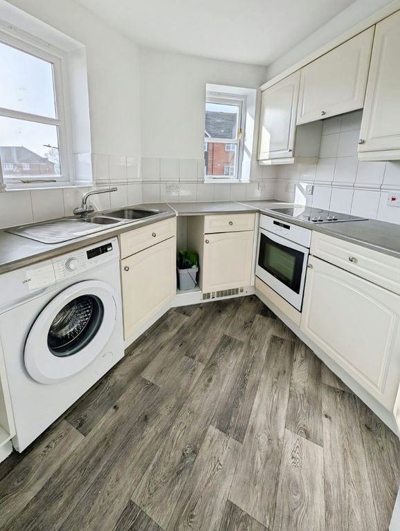 Property photo 3 of 10 Pbox-Img.Jpeg