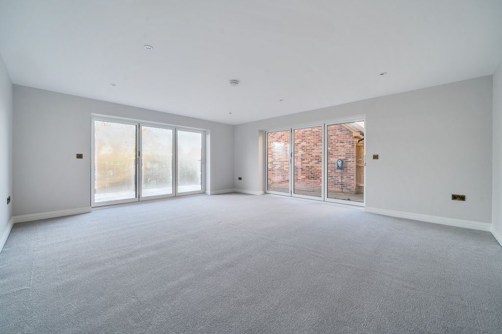 Property photo 3 of 22