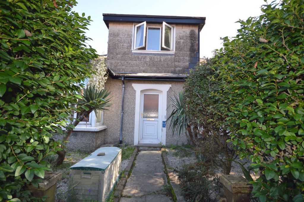 Property photo 1 of 6 External
