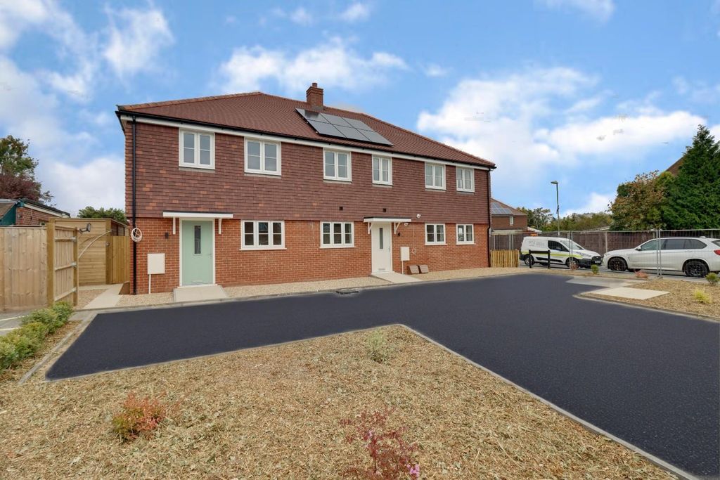 Property photo 2 of 15 K0I-48Mb8Kmext2Litj6Rg.Jpg