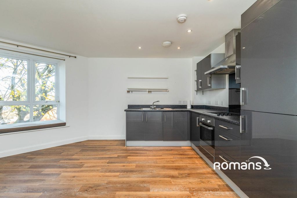 Property photo 3 of 10 Photo