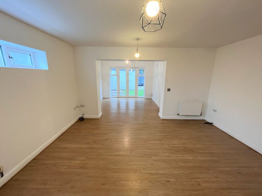 Property photo 3 of 16 Living/Dining Room