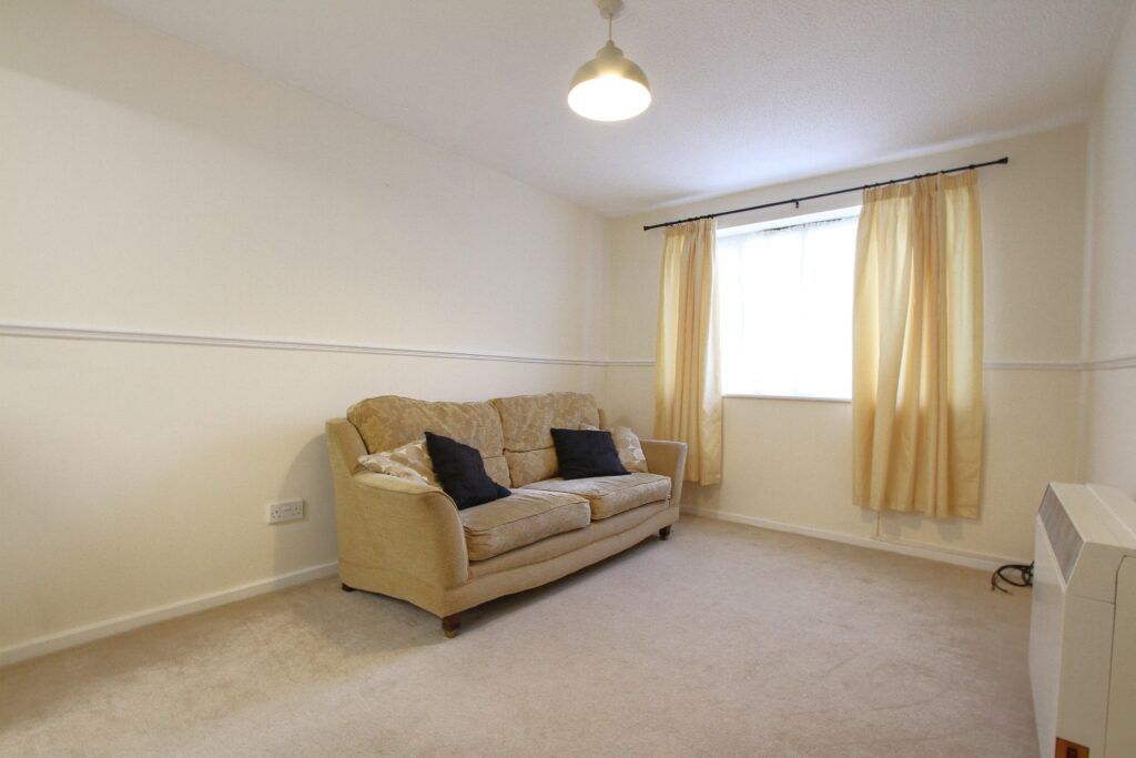 Property photo 2 of 5 522