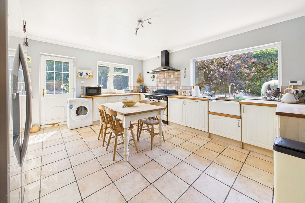 Property photo 3 of 29