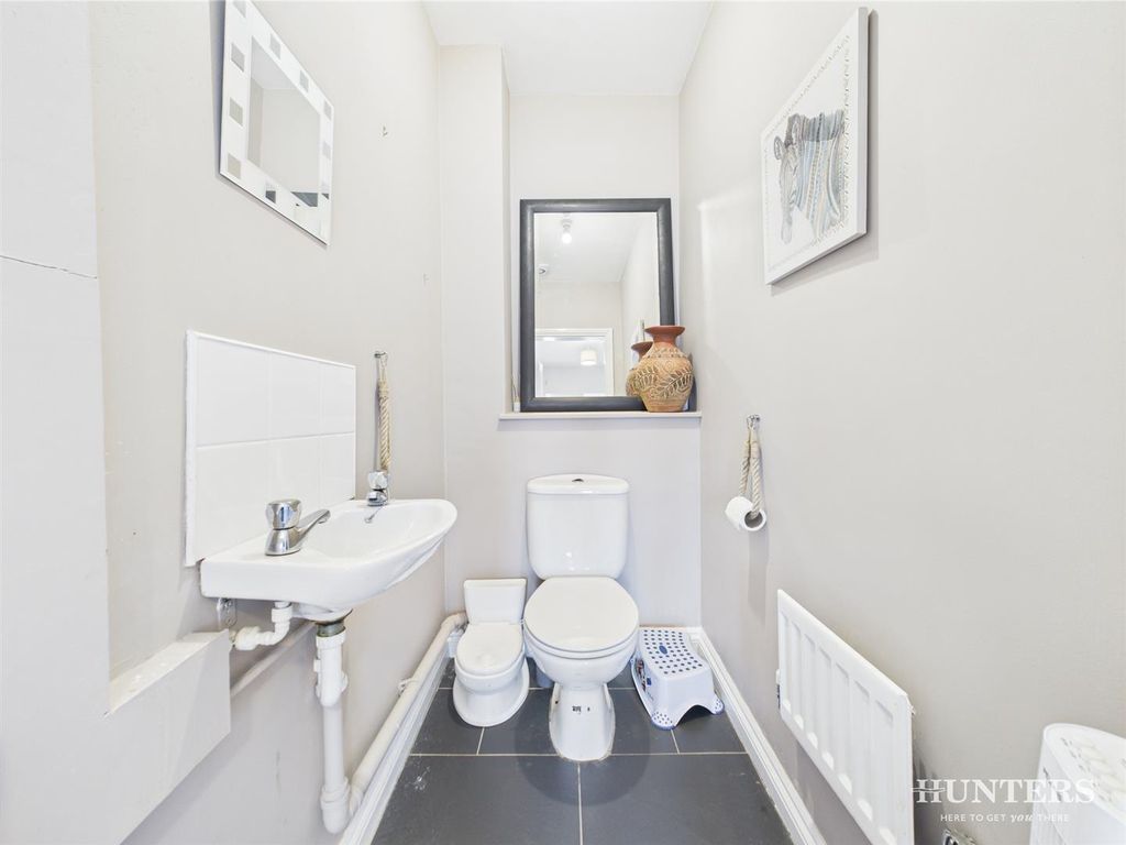 Property photo 3 of 34 Cam03792G0-Pr0253-Still002.Jpg