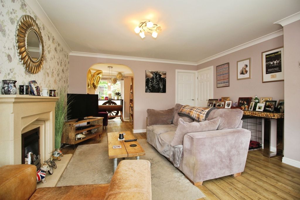 Property photo 2 of 16 Pbox-Img.Jpg