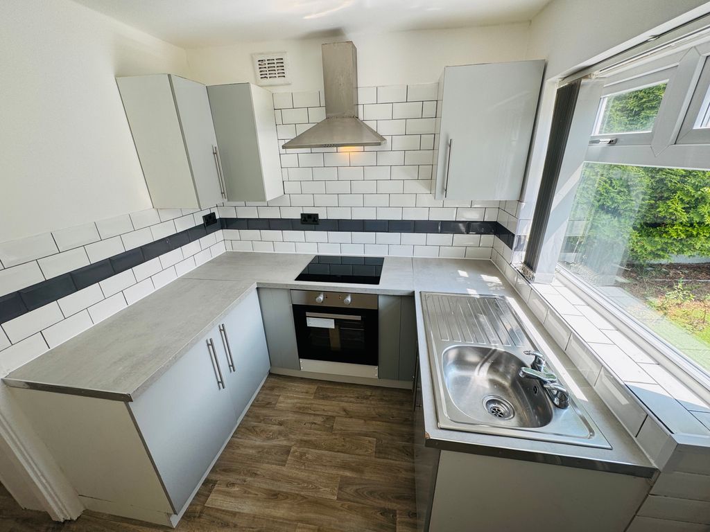 Property photo 2 of 16 Kitchen