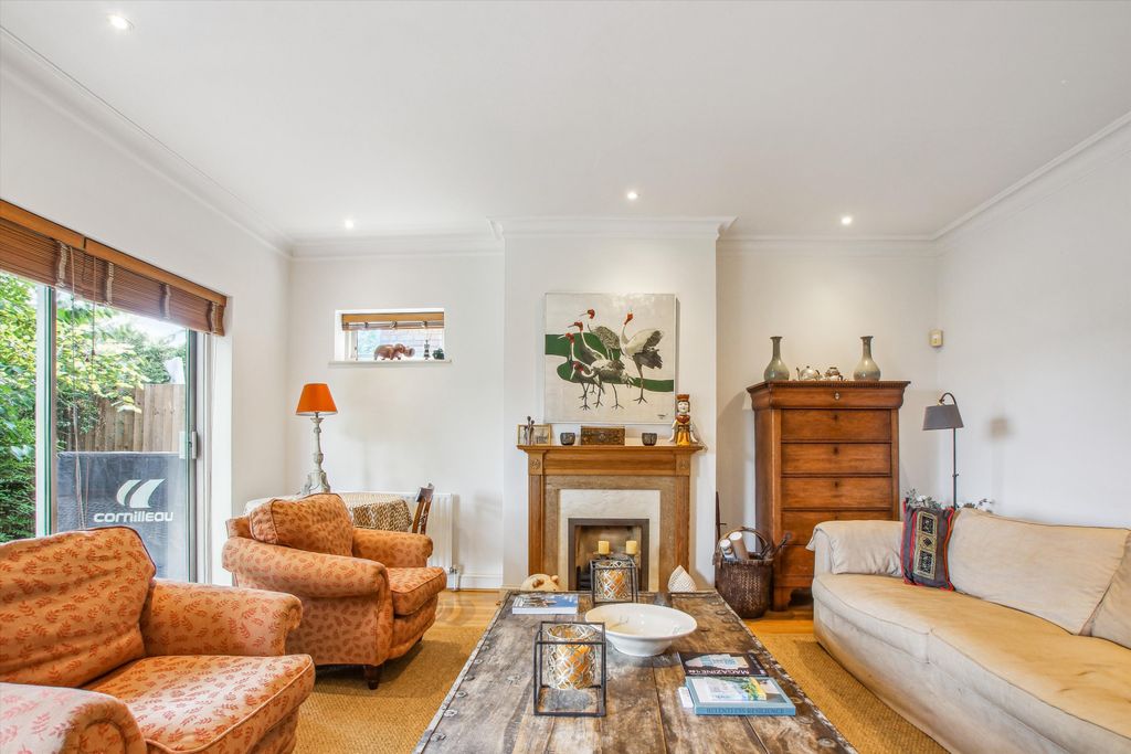 Property photo 2 of 18 Image