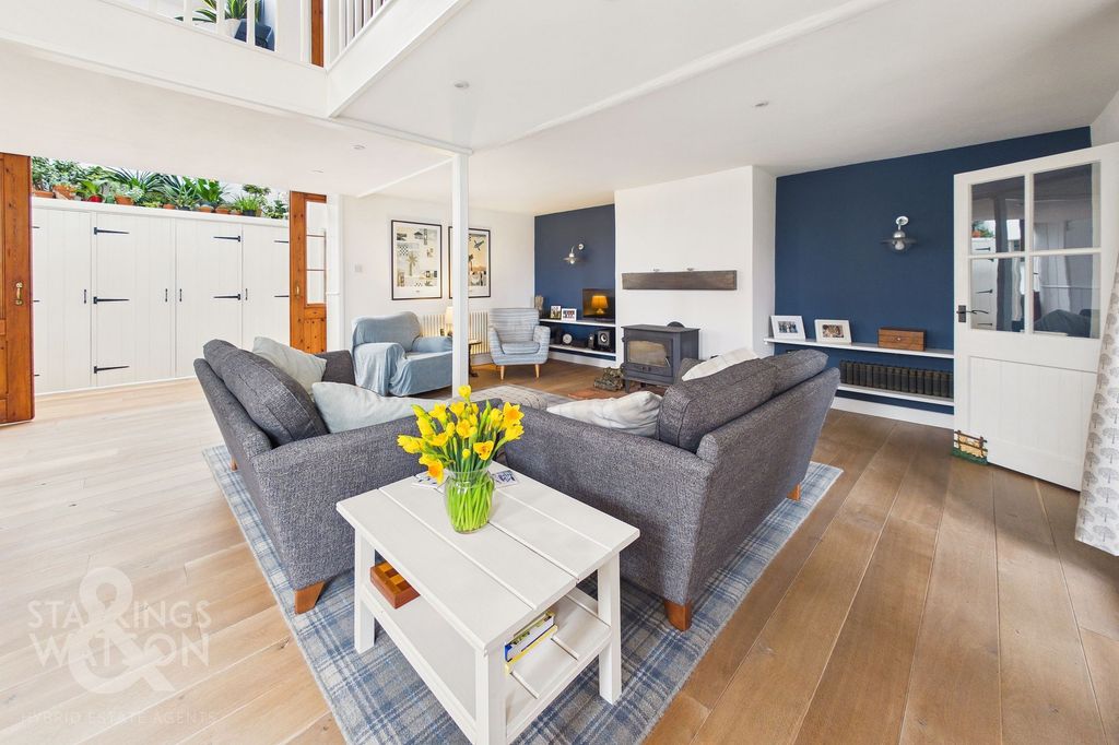 Property photo 3 of 35