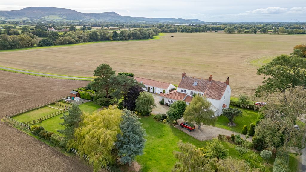 Property photo 1 of 26