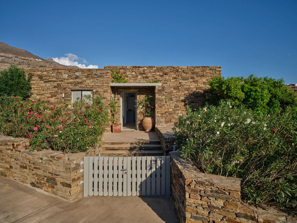 Property photo 2 of 5