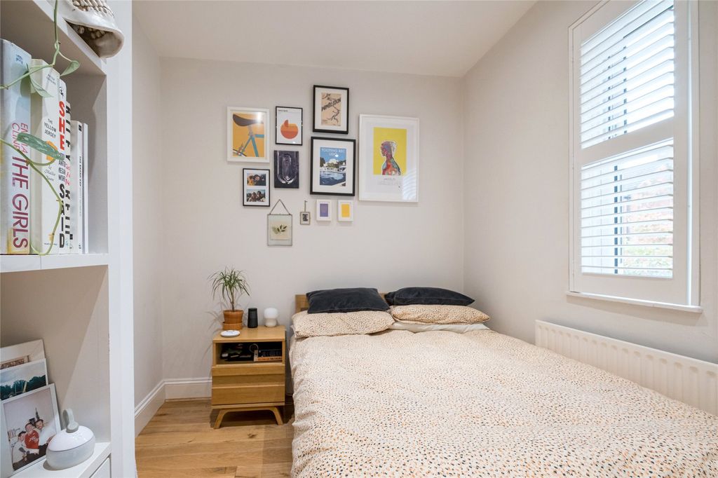 Property photo 3 of 8 Picture No. 11