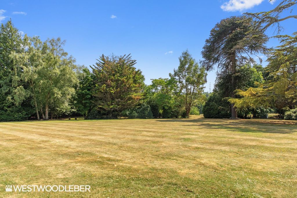 Property photo 2 of 38 Beaumontmanor_36.Jpg