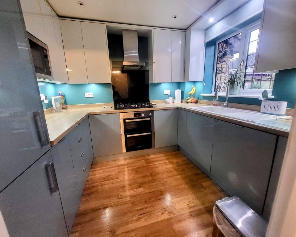 Property photo 2 of 21