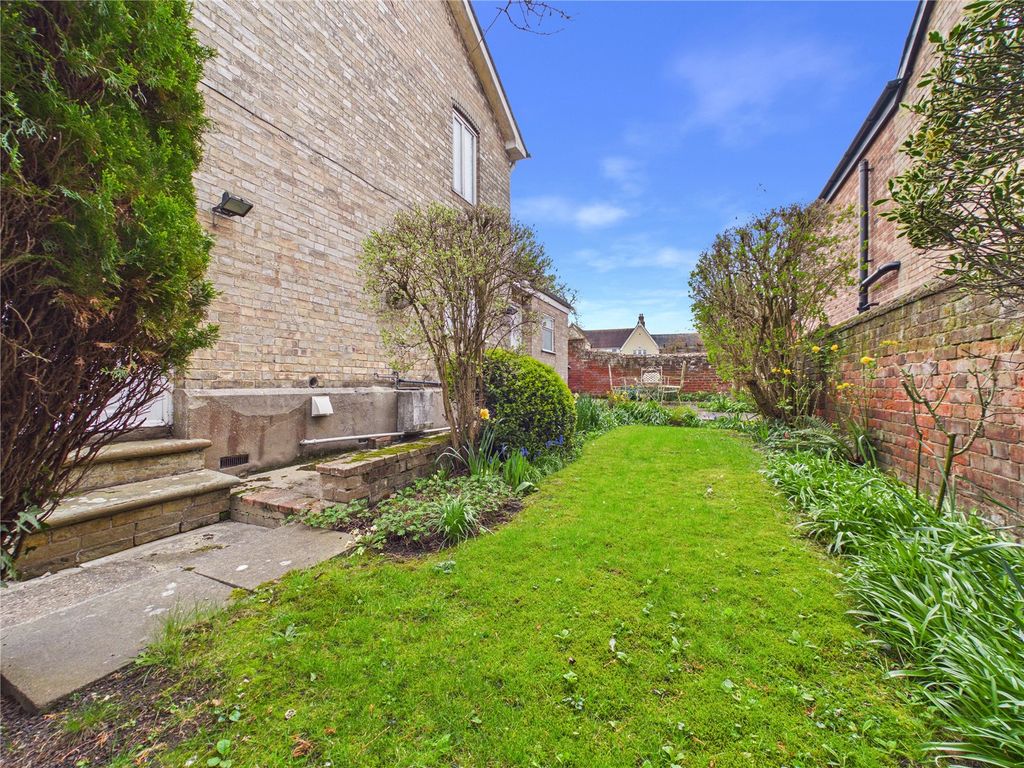 Property photo 2 of 11 Picture No. 02
