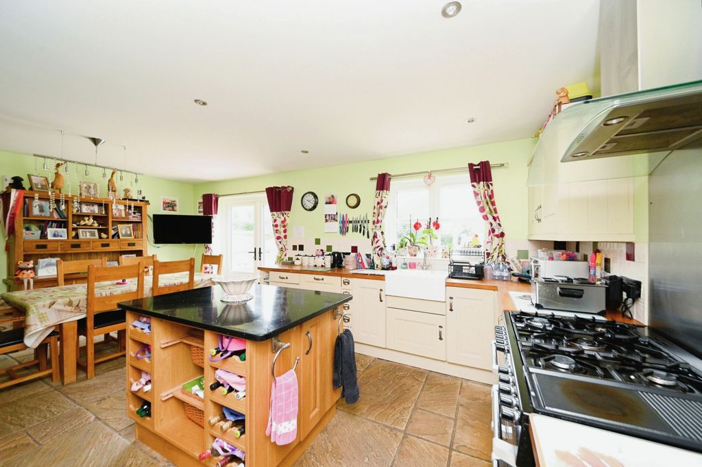 Property photo 3 of 17 Photography