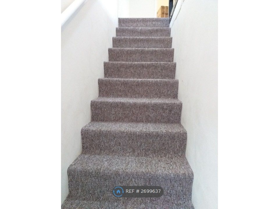 Property photo 3 of 11 Stairs To 1st Floor