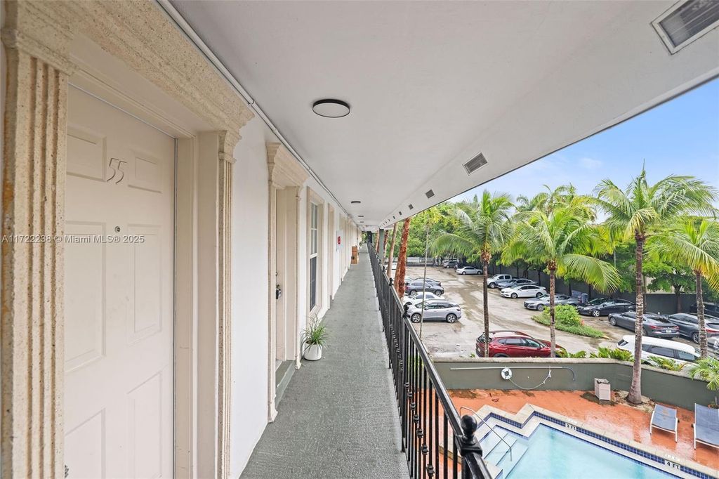 Property photo 3 of 17 <Alttext/>