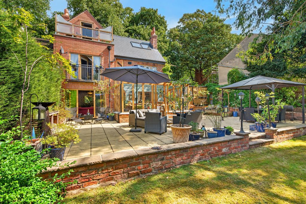 Property photo 2 of 50