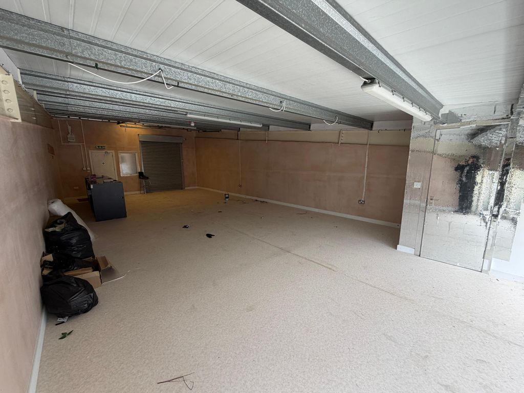 Property photo 1 of 3