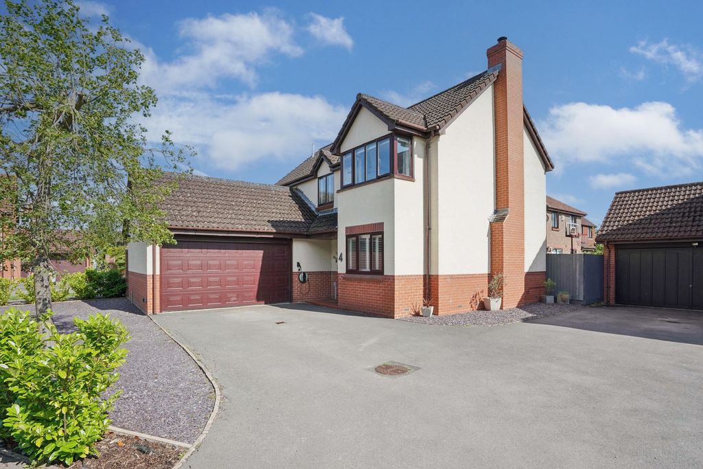 Property photo 1 of 24