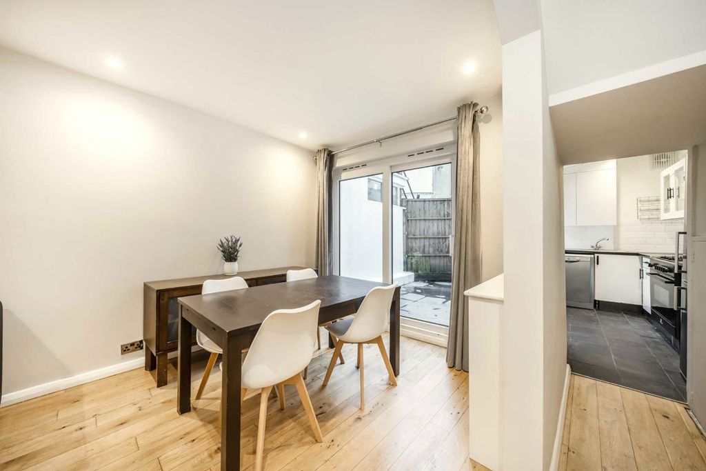 Property photo 3 of 8