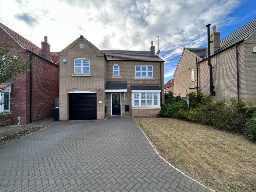 Property photo 1 of 21 External