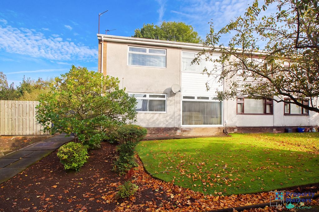 Property photo 1 of 14 2 Bedroom First Floor Flat For Sale