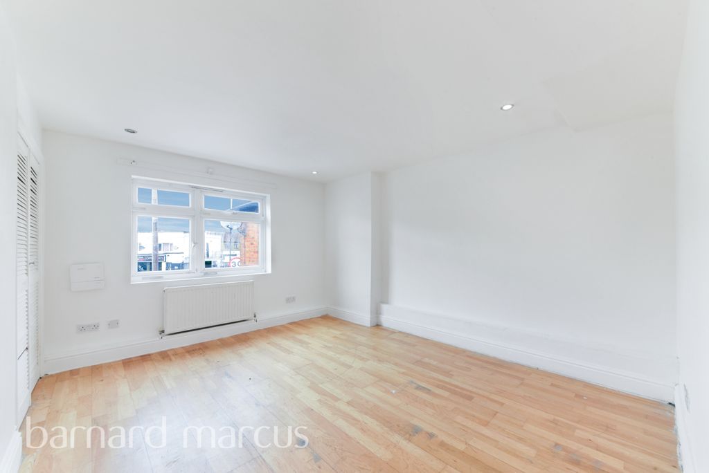 Property photo 3 of 10 Image