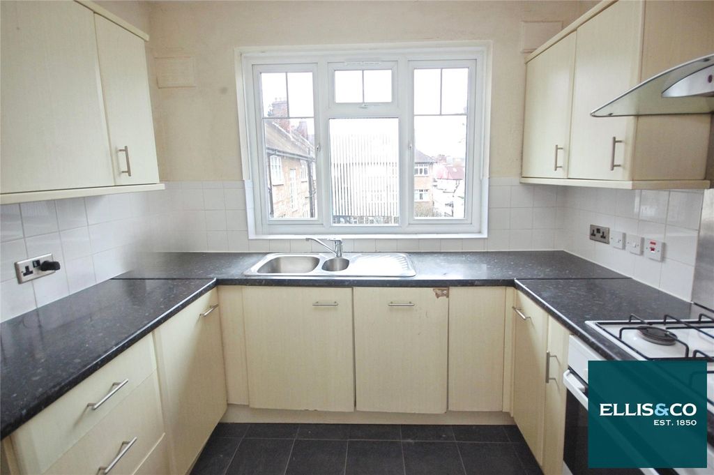 Property photo 2 of 9 Picture No. 48