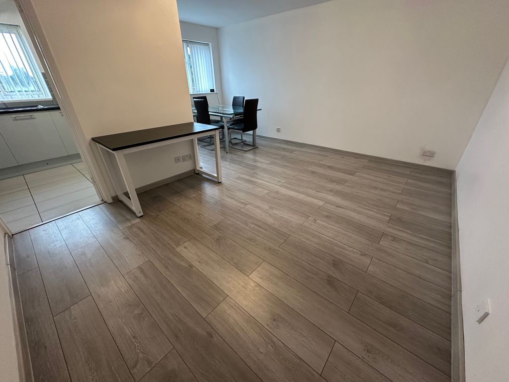 Property photo 2 of 13 Image