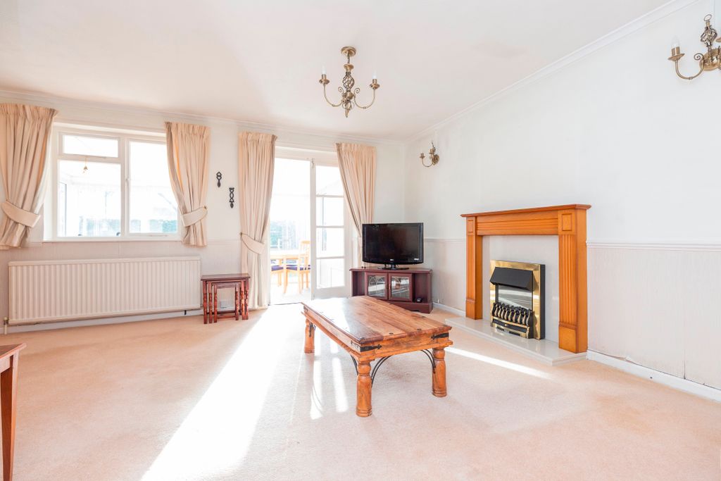 Property photo 3 of 13