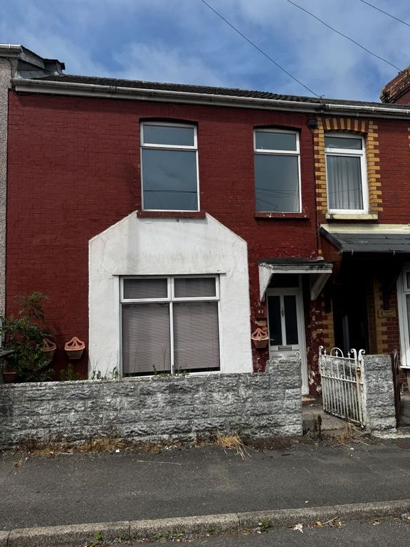 Property photo 2 of 12