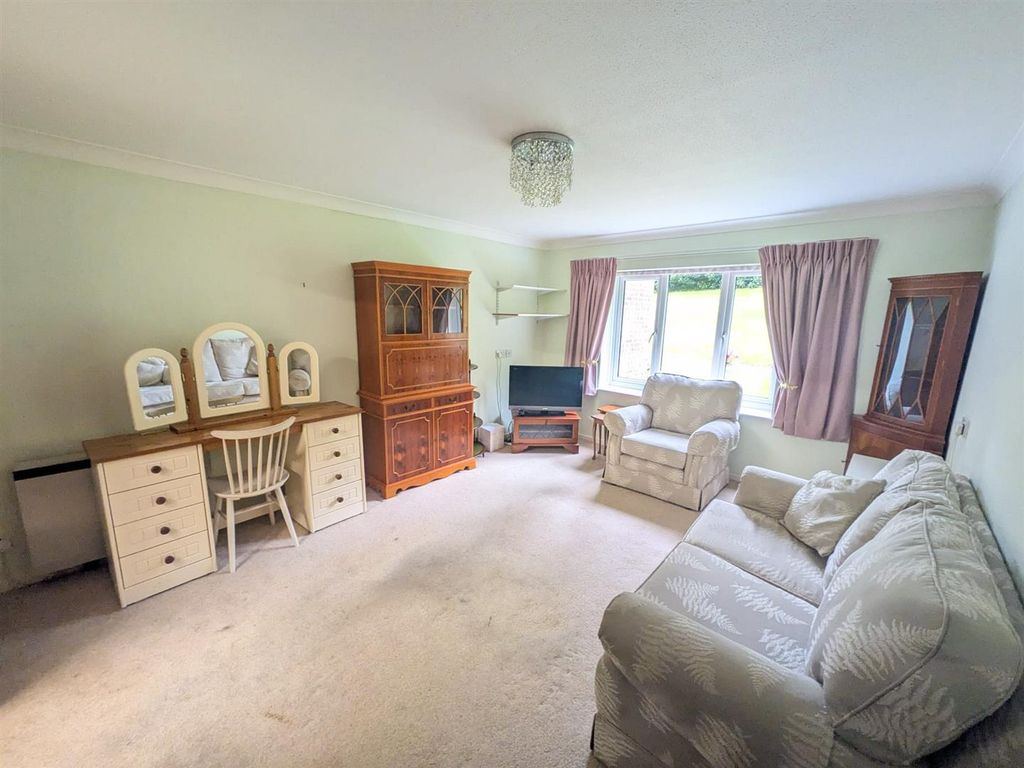Property photo 3 of 13