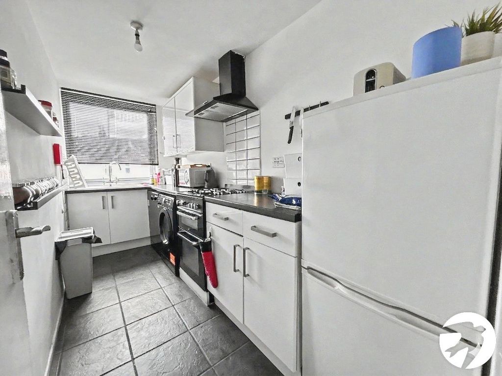 Property photo 2 of 16 Picture No. 33