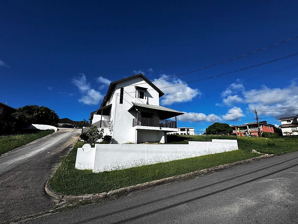 Property photo 3 of 11