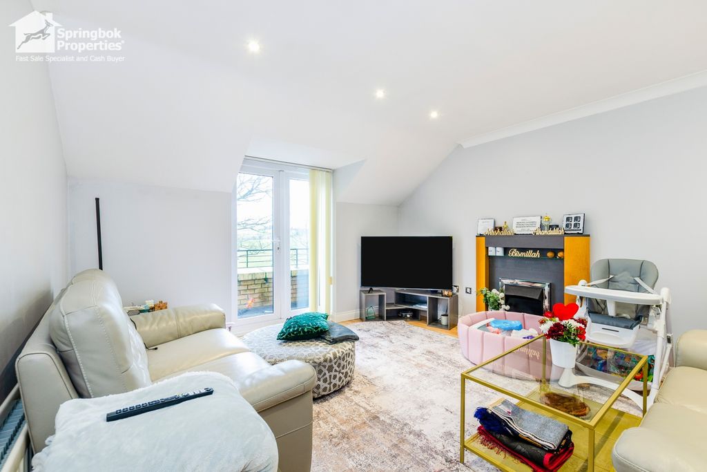 Property photo 2 of 15 1