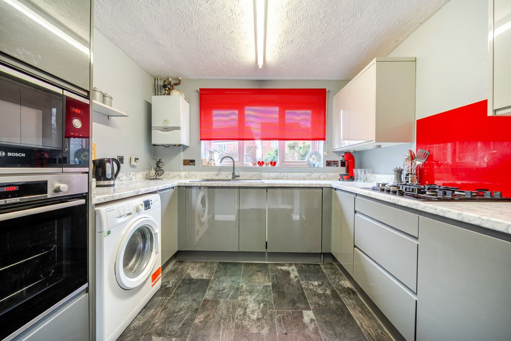 Property photo 3 of 22 Kitchen