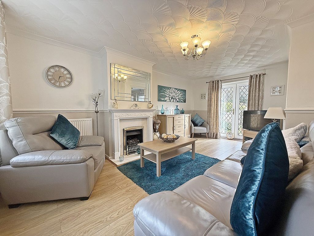 Property photo 2 of 27 Lounge