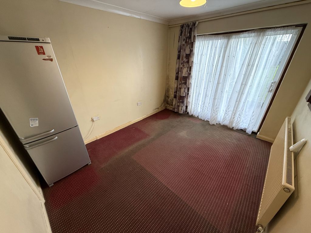 Property photo 3 of 11 Reception 2