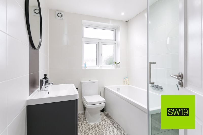 Property photo 3 of 10 Photo 8